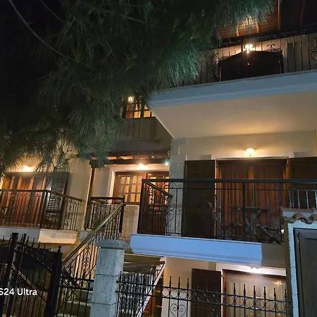 Filidas * Skiathos Town